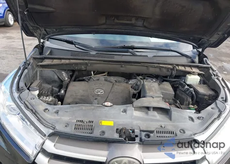 2018 Toyota Highlander Le from USA, damaged, VIN 5TDZZRFH2JS243452